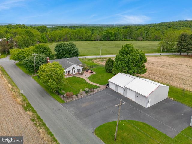8730 EBERHARD RD, Coopersburg, PA 18036