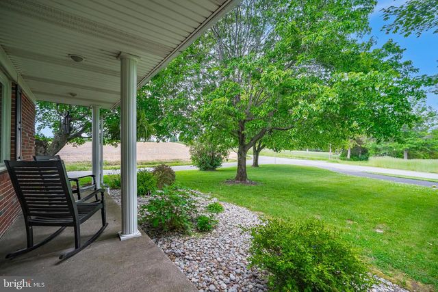 8730 EBERHARD RD, Coopersburg, PA 18036
