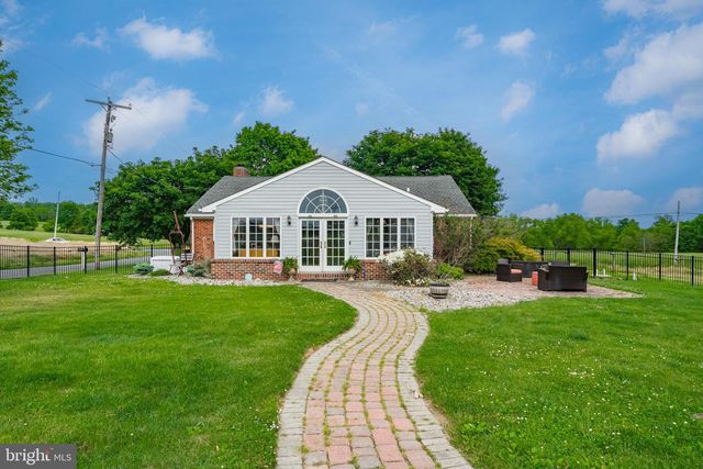8730 EBERHARD RD, Coopersburg, PA 18036