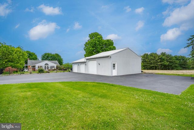 8730 EBERHARD RD, Coopersburg, PA 18036