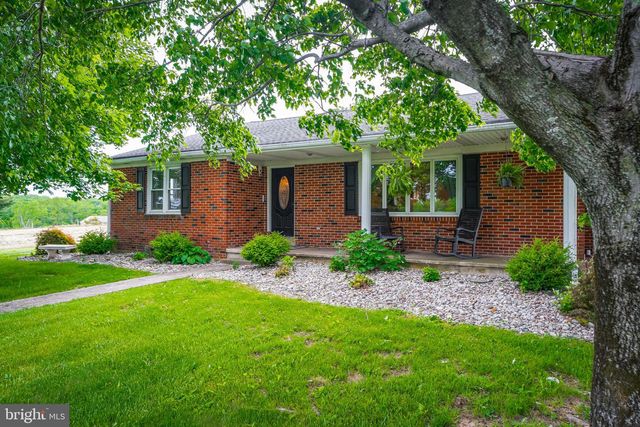 8730 EBERHARD RD, Coopersburg, PA 18036
