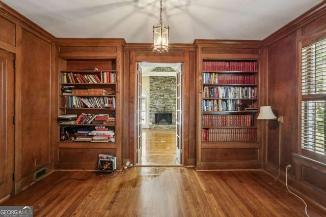 3031 W Pine Valley Road NW, Atlanta, GA 30305