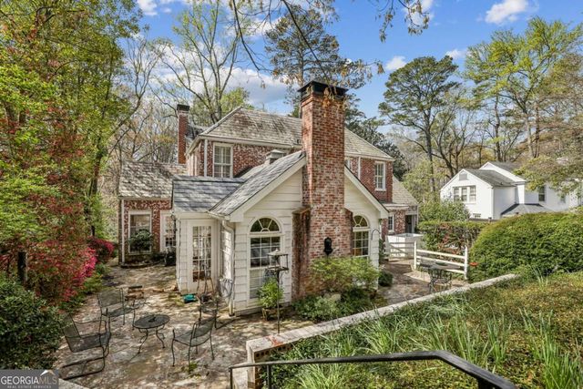 3031 W Pine Valley Road NW, Atlanta, GA 30305