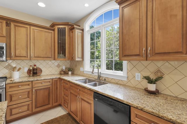 8400 Creek Hollow Road, Blacklick, OH 43004