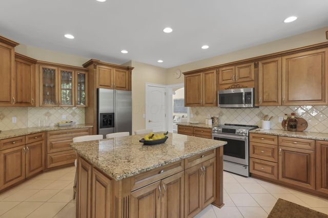 8400 Creek Hollow Road, Blacklick, OH 43004