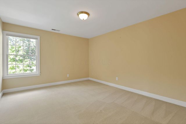 8400 Creek Hollow Road, Blacklick, OH 43004