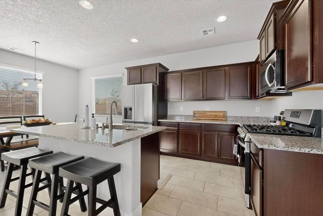 1070 Bali Road SE, Rio Rancho, NM 87124