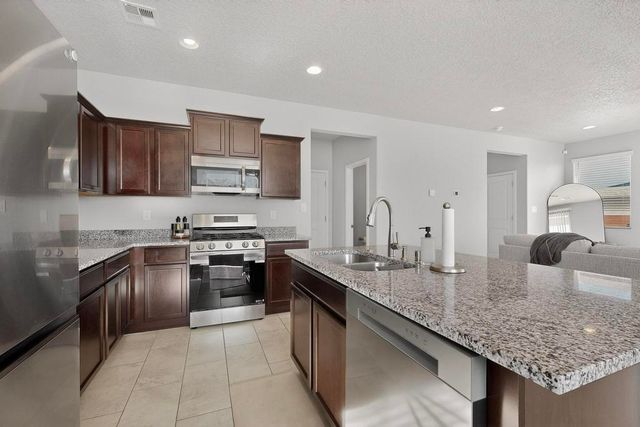 1070 Bali Road SE, Rio Rancho, NM 87124