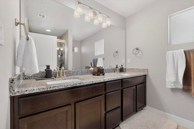 1070 Bali Road SE, Rio Rancho, NM 87124