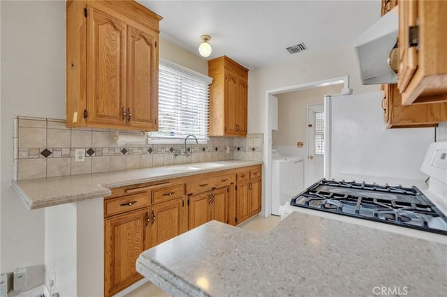 10427 Scott, Whittier, CA 90603