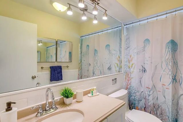 11533 69TH AVENUE, Seminole, FL 33772