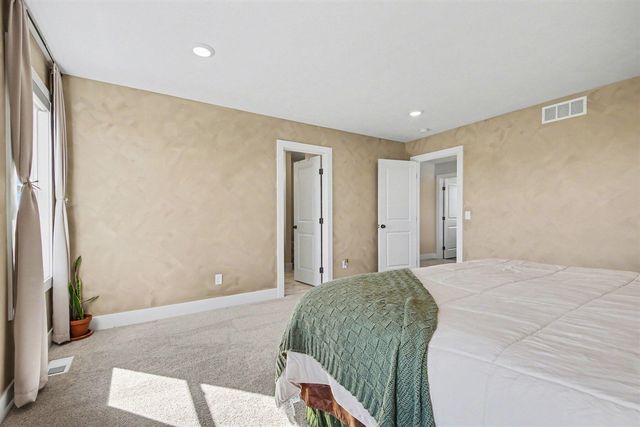 8050 Placid Waters Drive 127, Allendale, MI 49401