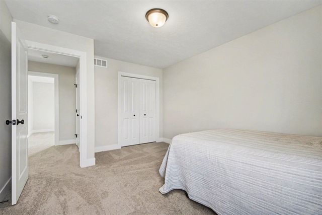 8050 Placid Waters Drive 127, Allendale, MI 49401