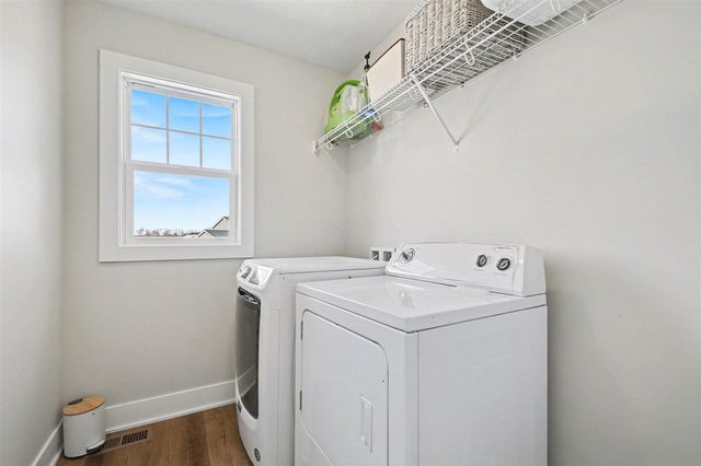 8050 Placid Waters Drive 127, Allendale, MI 49401