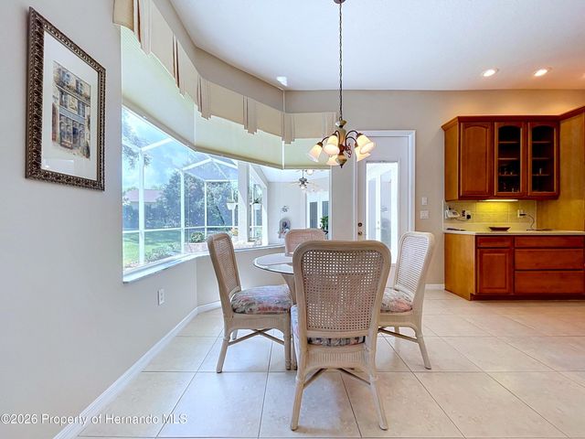 10333 Ridge Top Loop, Weeki Wachee, FL 34613