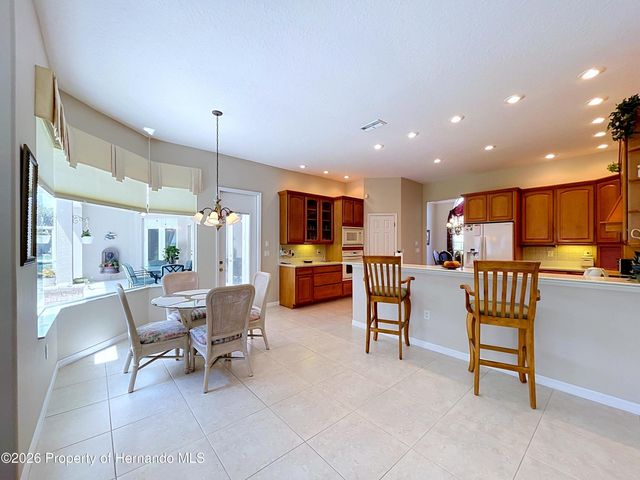 10333 Ridge Top Loop, Weeki Wachee, FL 34613