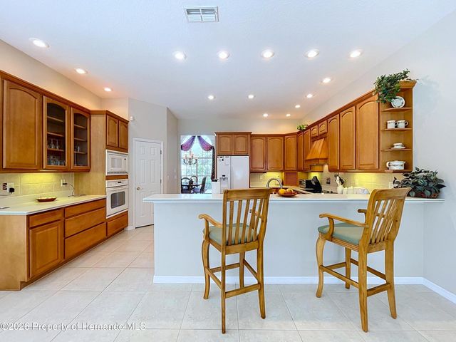 10333 Ridge Top Loop, Weeki Wachee, FL 34613