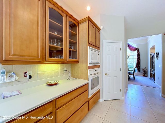 10333 Ridge Top Loop, Weeki Wachee, FL 34613