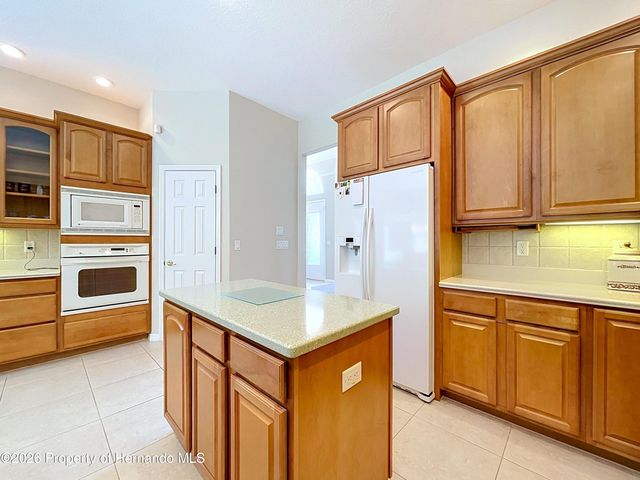 10333 Ridge Top Loop, Weeki Wachee, FL 34613