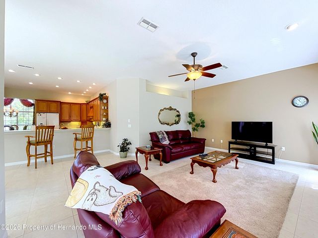 10333 Ridge Top Loop, Weeki Wachee, FL 34613