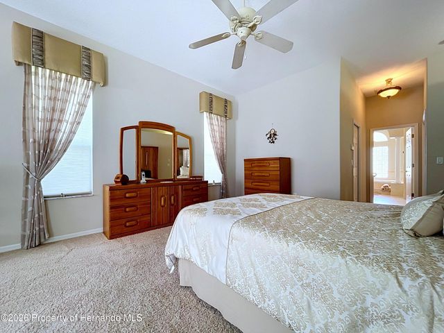 10333 Ridge Top Loop, Weeki Wachee, FL 34613