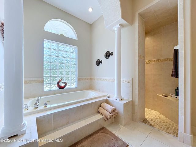 10333 Ridge Top Loop, Weeki Wachee, FL 34613