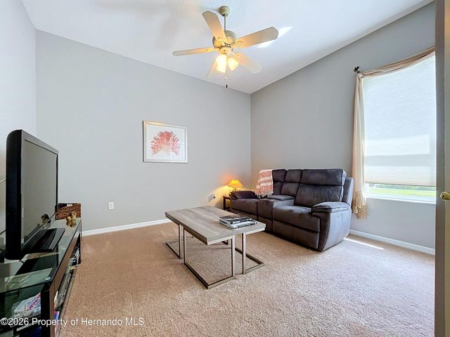 10333 Ridge Top Loop, Weeki Wachee, FL 34613
