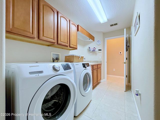 10333 Ridge Top Loop, Weeki Wachee, FL 34613