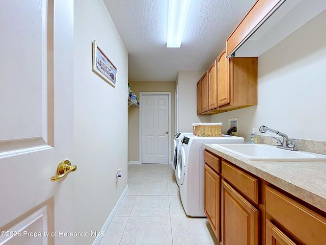 10333 Ridge Top Loop, Weeki Wachee, FL 34613