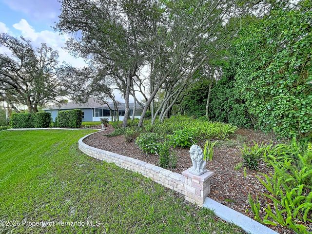10333 Ridge Top Loop, Weeki Wachee, FL 34613