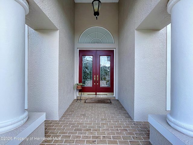 10333 Ridge Top Loop, Weeki Wachee, FL 34613