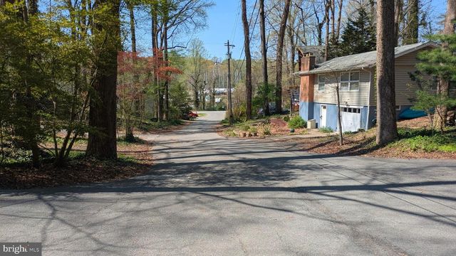5860 LILAC CIR, Saint Leonard, MD 20685
