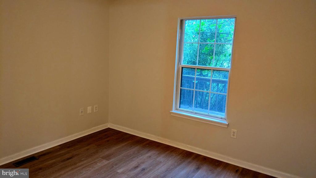 Image 14 of property listing at 5860 LILAC CIR, Saint Leonard, MD 20685