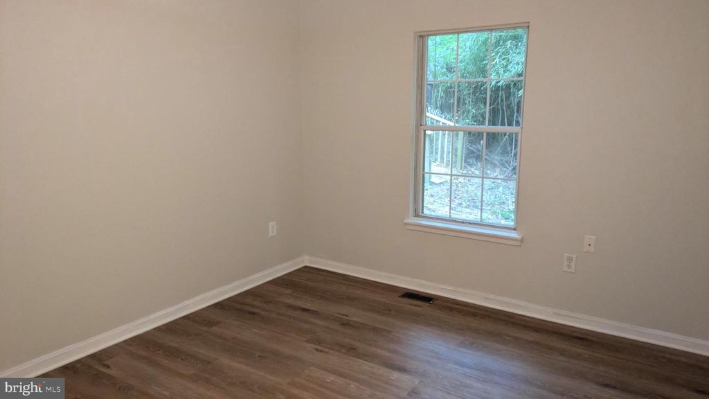Image 17 of property listing at 5860 LILAC CIR, Saint Leonard, MD 20685