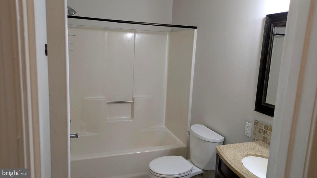 Image 18 of property listing at 5860 LILAC CIR, Saint Leonard, MD 20685