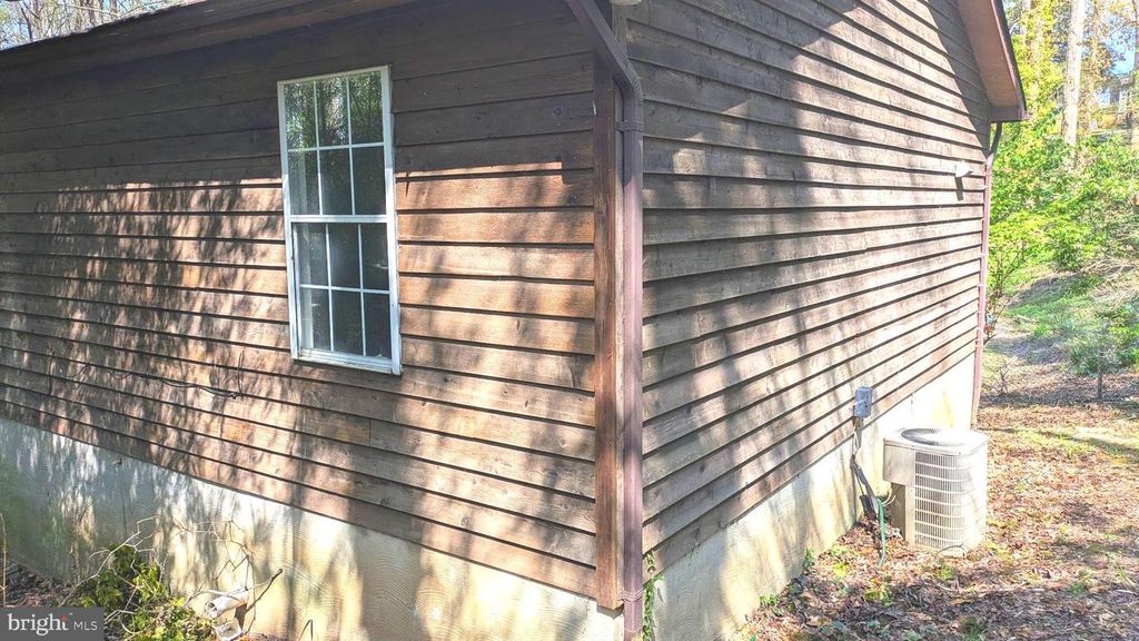 Image 3 of property listing at 5860 LILAC CIR, Saint Leonard, MD 20685