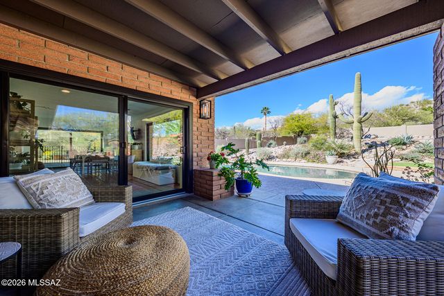 4221 N Larrea Lane, Tucson, AZ 85750