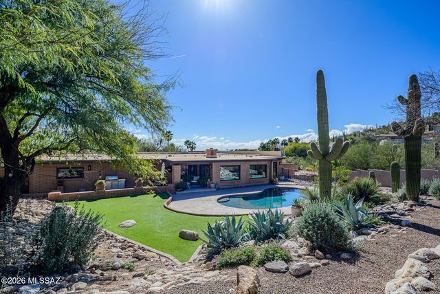 4221 N Larrea Lane, Tucson, AZ 85750