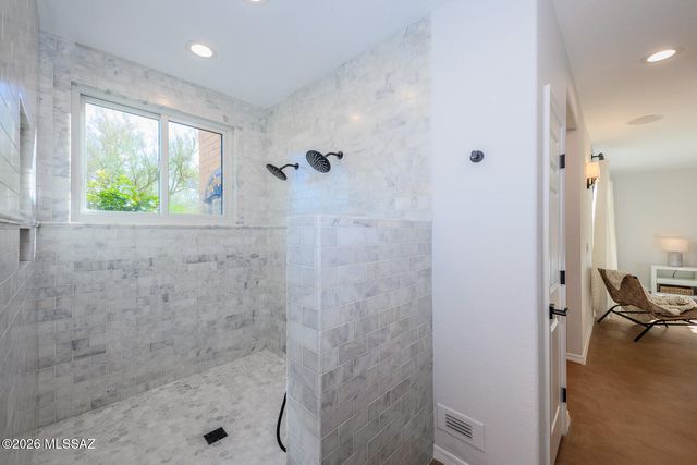 4221 N Larrea Lane, Tucson, AZ 85750