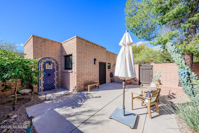 4221 N Larrea Lane, Tucson, AZ 85750