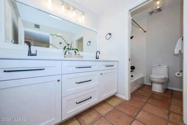 4221 N Larrea Lane, Tucson, AZ 85750