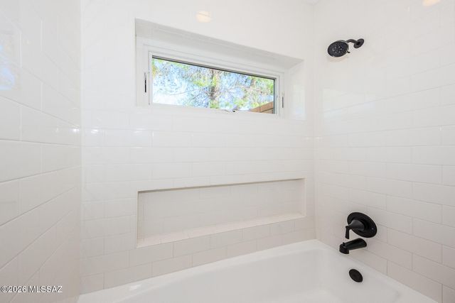 4221 N Larrea Lane, Tucson, AZ 85750