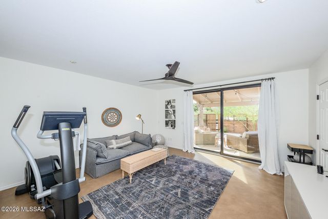 4221 N Larrea Lane, Tucson, AZ 85750