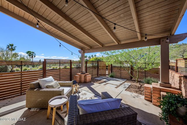 4221 N Larrea Lane, Tucson, AZ 85750