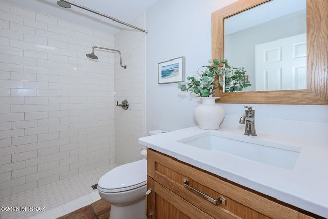 4221 N Larrea Lane, Tucson, AZ 85750