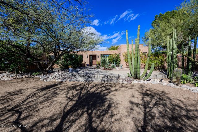 4221 N Larrea Lane, Tucson, AZ 85750
