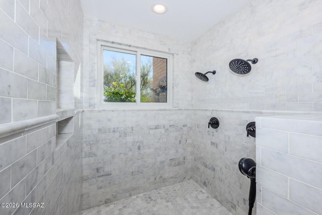 4221 N Larrea Lane, Tucson, AZ 85750