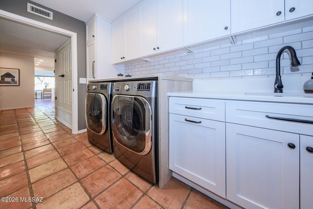 4221 N Larrea Lane, Tucson, AZ 85750