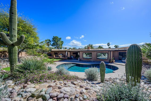 4221 N Larrea Lane, Tucson, AZ 85750