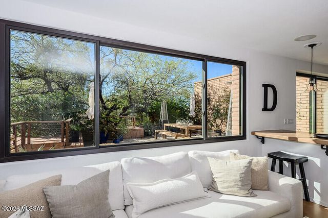 4221 N Larrea Lane, Tucson, AZ 85750